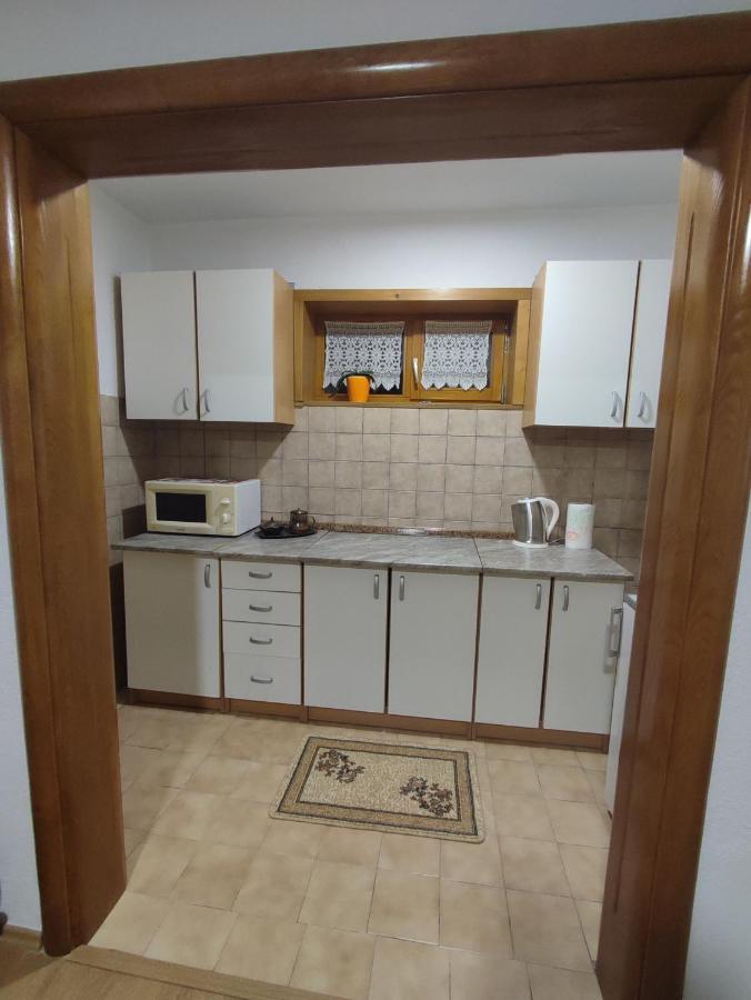 Apartman Adna Кулен Вакуф Екстериор снимка