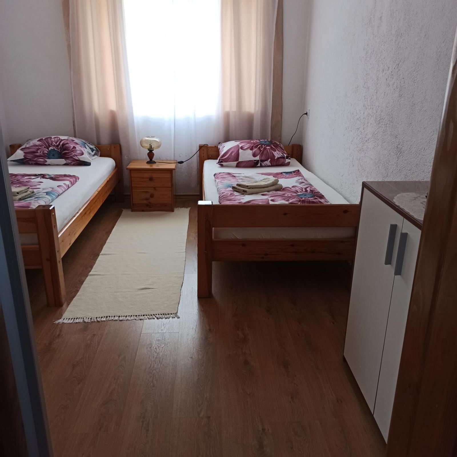 Apartman Adna Кулен Вакуф Екстериор снимка